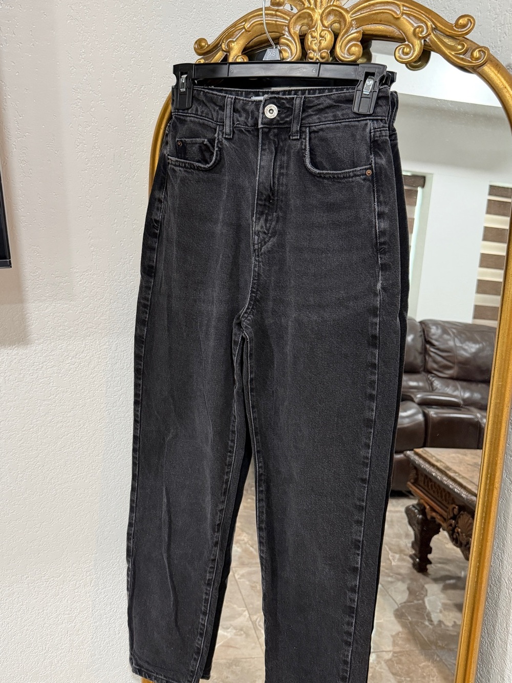 Zara Women's High-Rise Black Straight Jeans